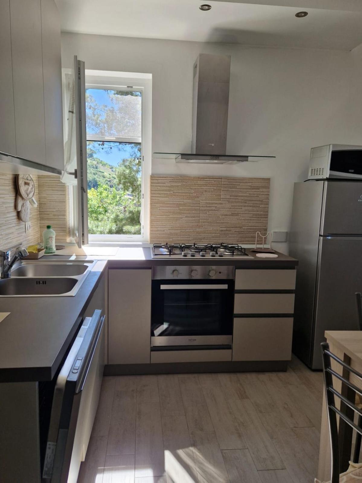 Apartamento La Finestra Sul Golfo Ospedaletti Exterior foto