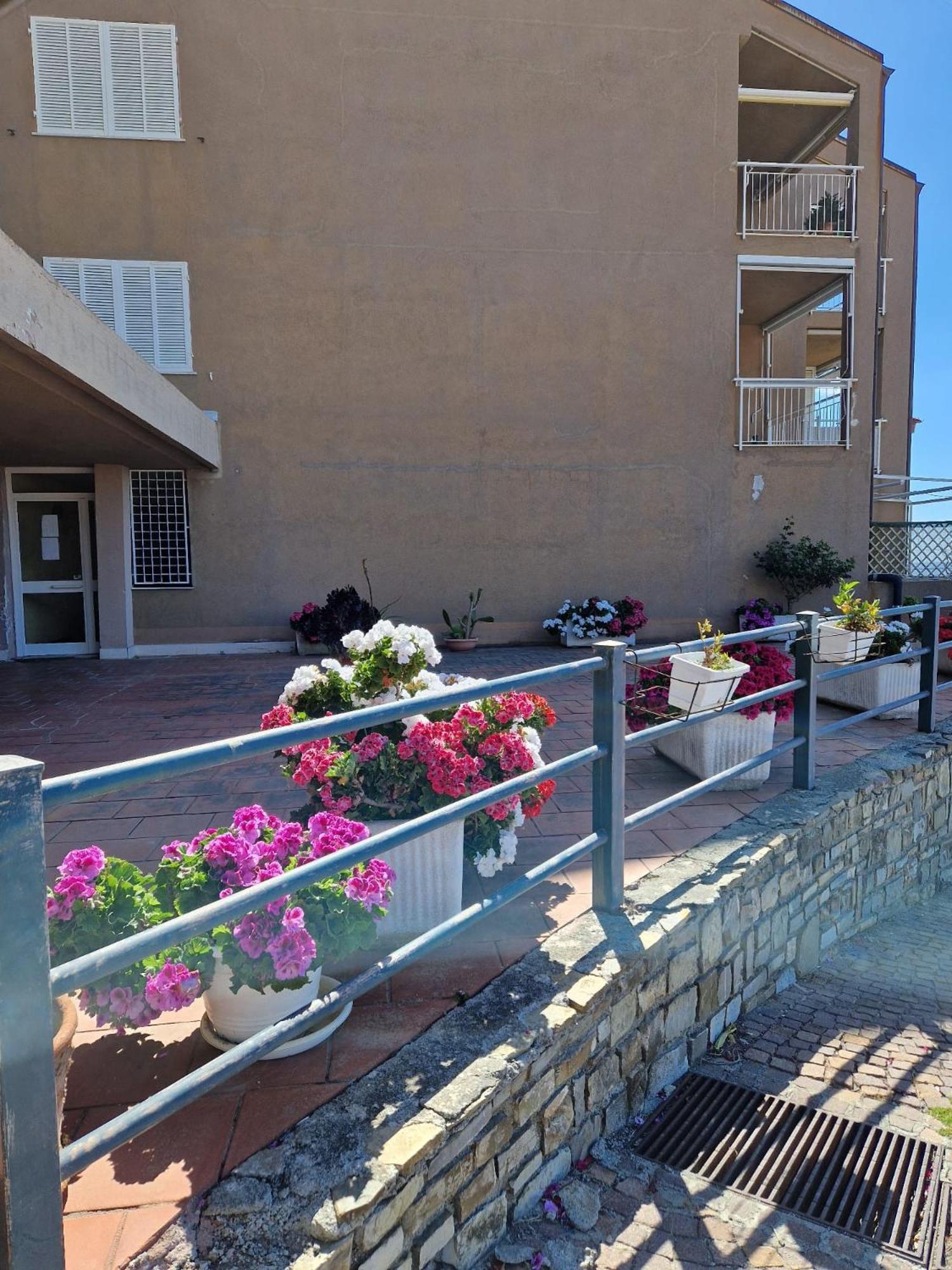 Apartamento La Finestra Sul Golfo Ospedaletti Exterior foto