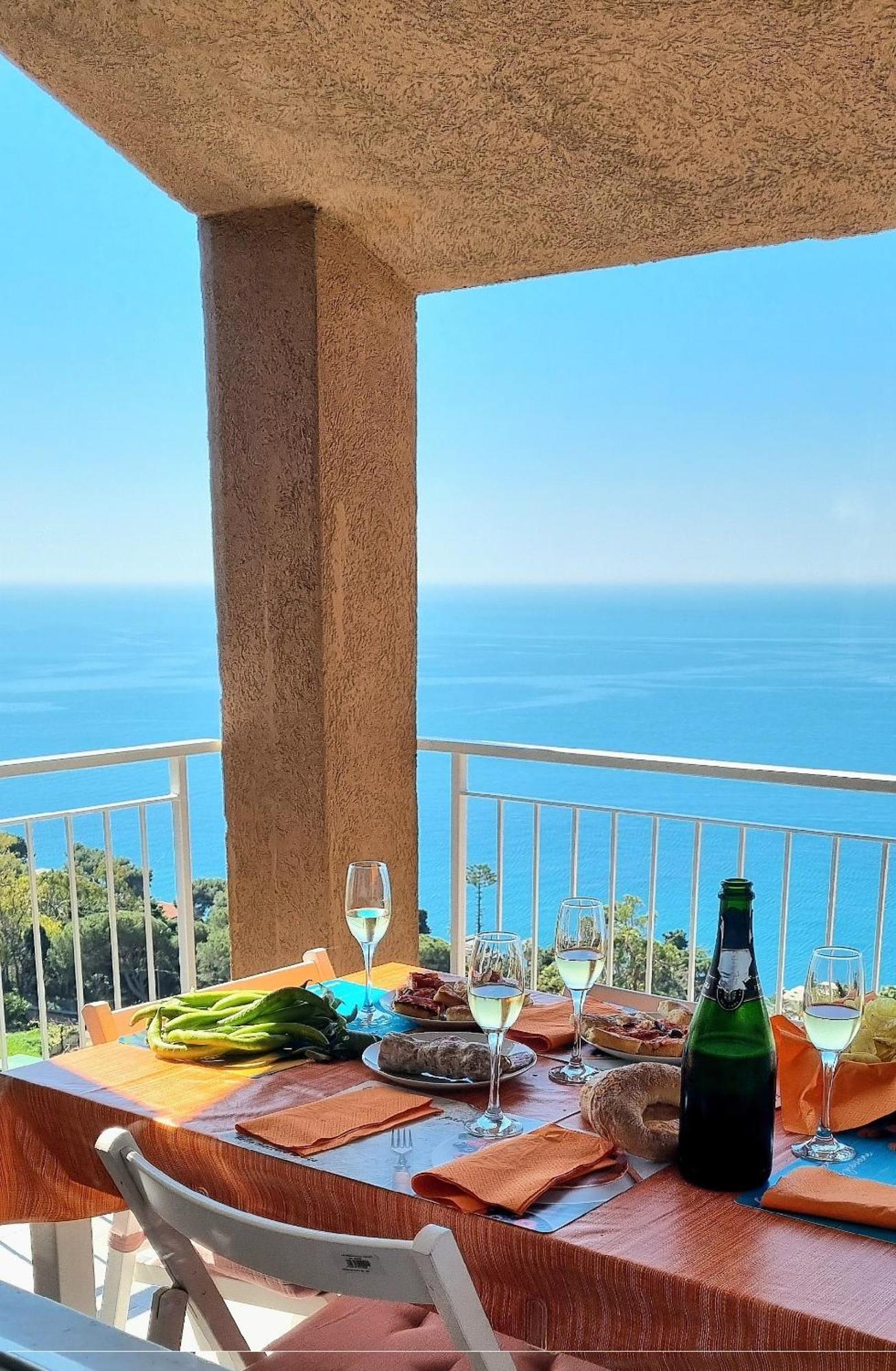 Apartamento La Finestra Sul Golfo Ospedaletti Exterior foto